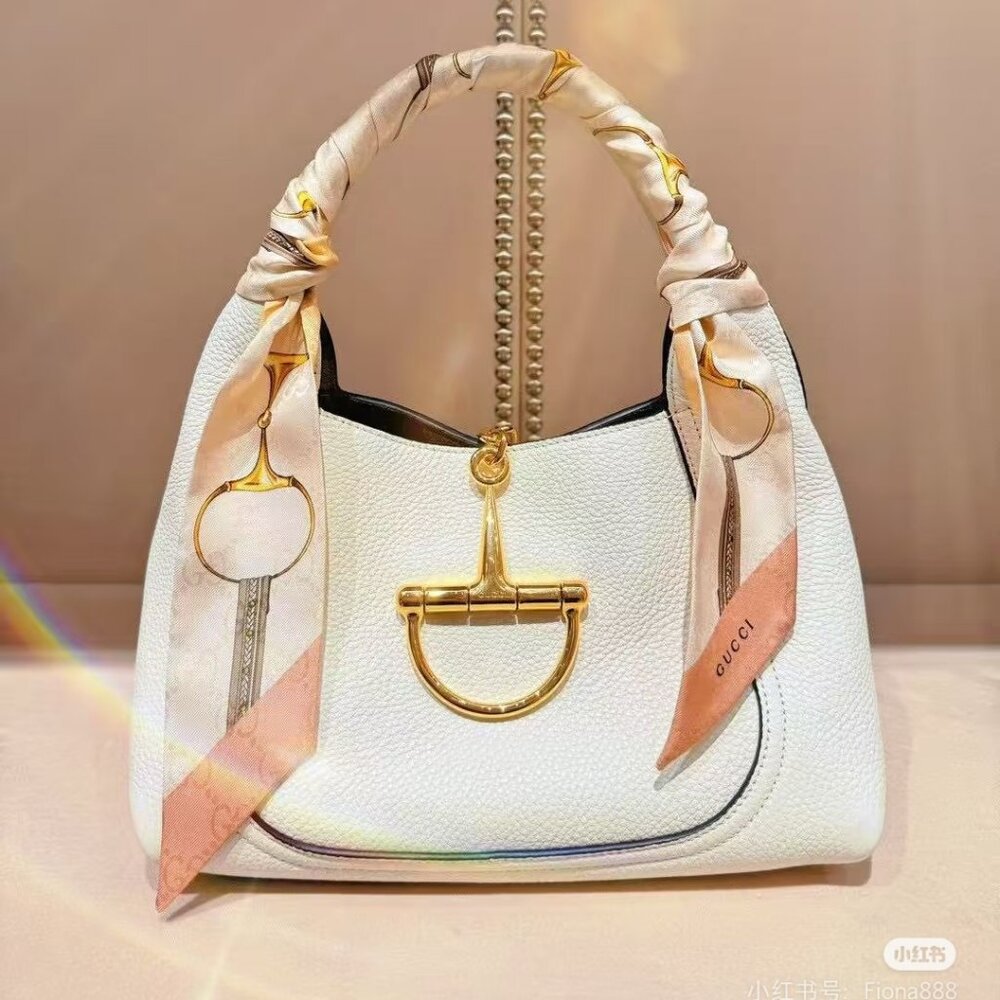 Gucci bags are new, trendy and versatile, interpreting high-end fashion attitude